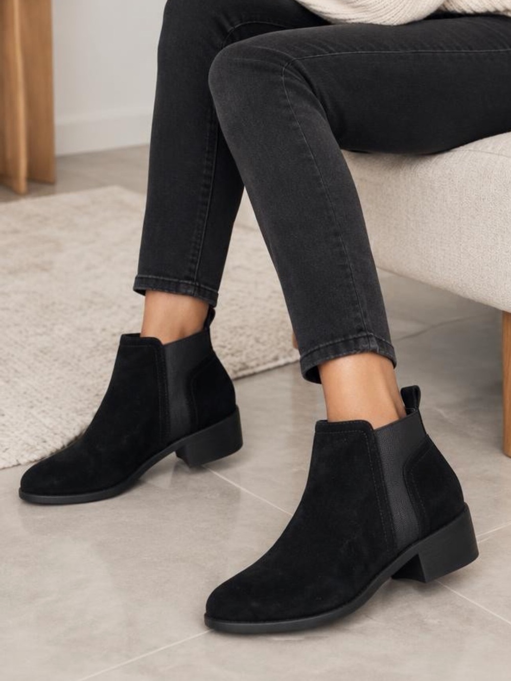 Me Too Womens Black Suede Pull On Comfort Booties Sz 7.5M